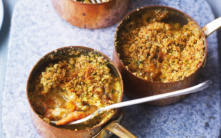 Scallop and courgette crumble pie