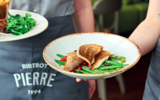 Sea bass with green beans and sun-dried tomatoes