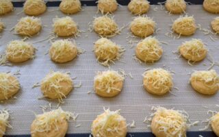 Comté cheese puffs