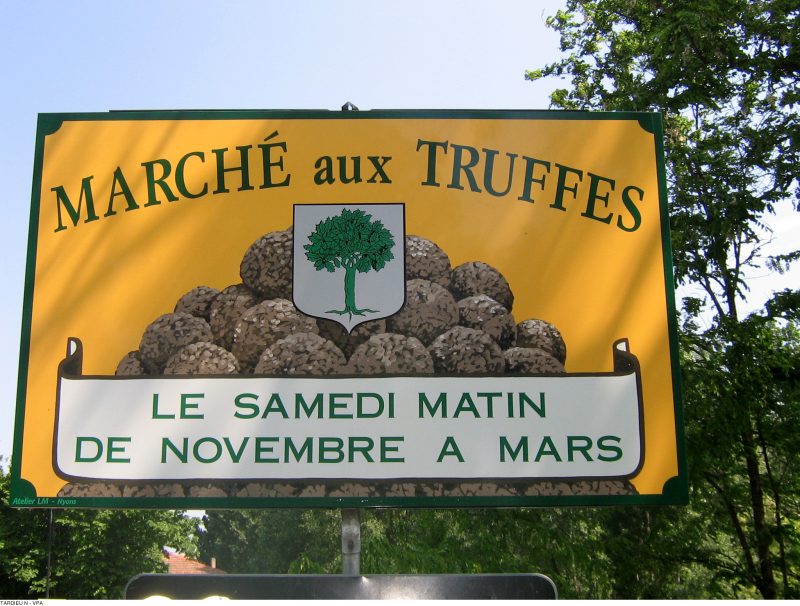 Marche au truffes - a market where truffles can be purchased