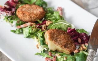 Breaded Cabécou du Périgord salad, served with a sweet Bordeaux