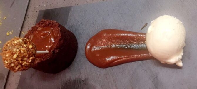 Fondant chocolate cake and salted caramel butter