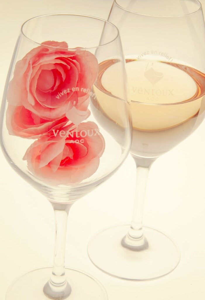 Light coloured rose in a wine glass 