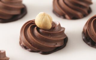 Gianduja rosettes