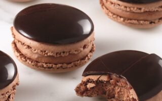 Dark chocolate macarons