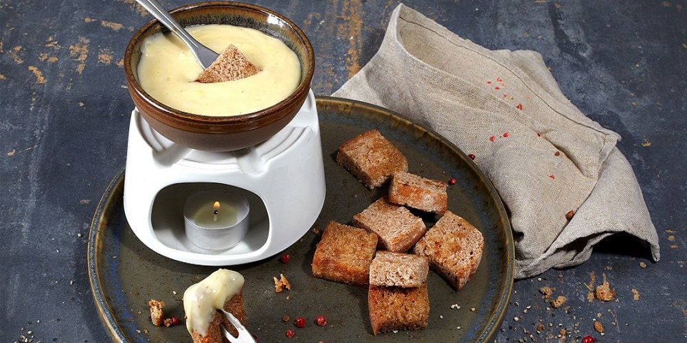 Vegan cheese fondue
