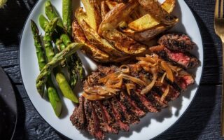 Steak au Poivre and truffle chips