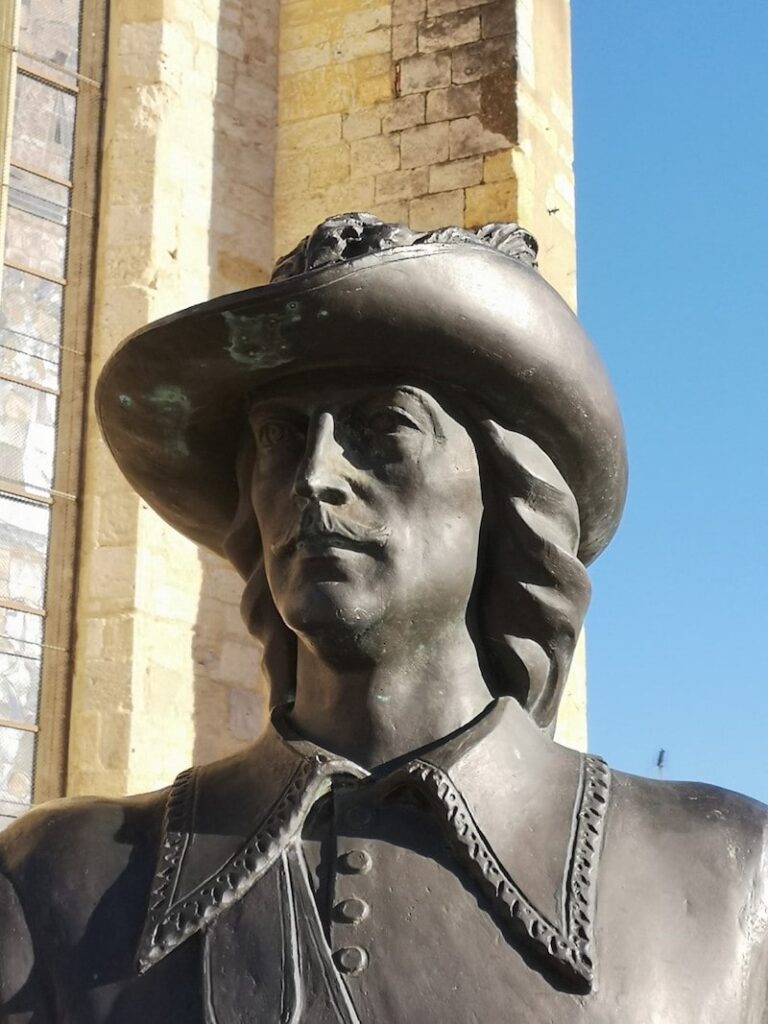 The statue of D’Artagnan in Condom