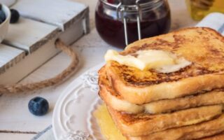 Vanilla French toast with banana jam