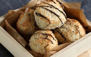 Coconut macaroons