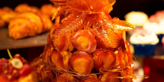 Mini croquembouche
