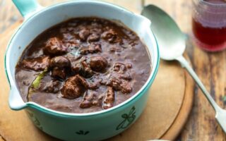 Beef & watercress bourguignon