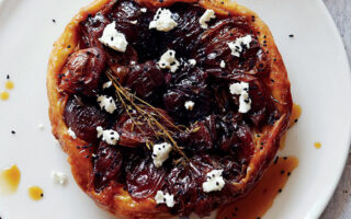 Red onion tarte tatin with goats’ cheese