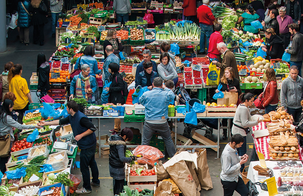 Massive organic vegetable market