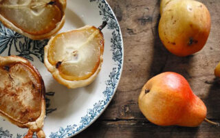 Pears in puff pastry by Héloïse Brion