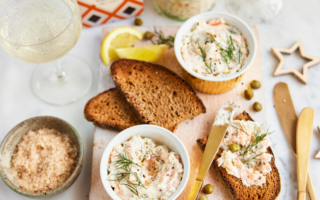 Salmon pâté with smoked salt