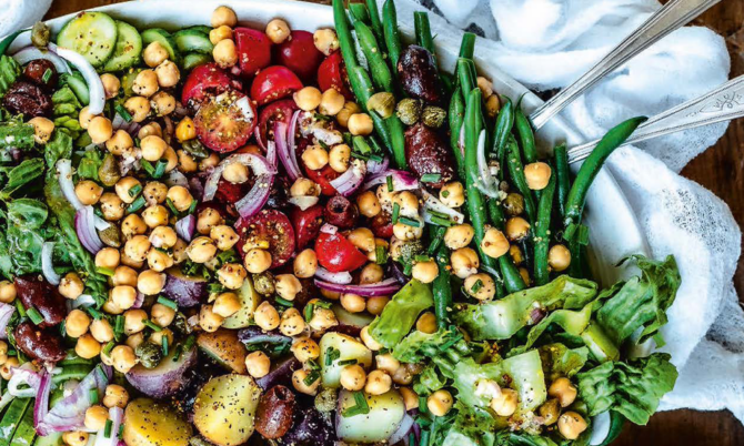 Chickpea niçoise salad