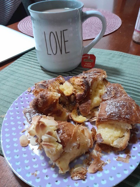 Almond croissant