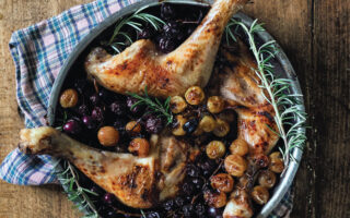 Roast chicken legs with grapes