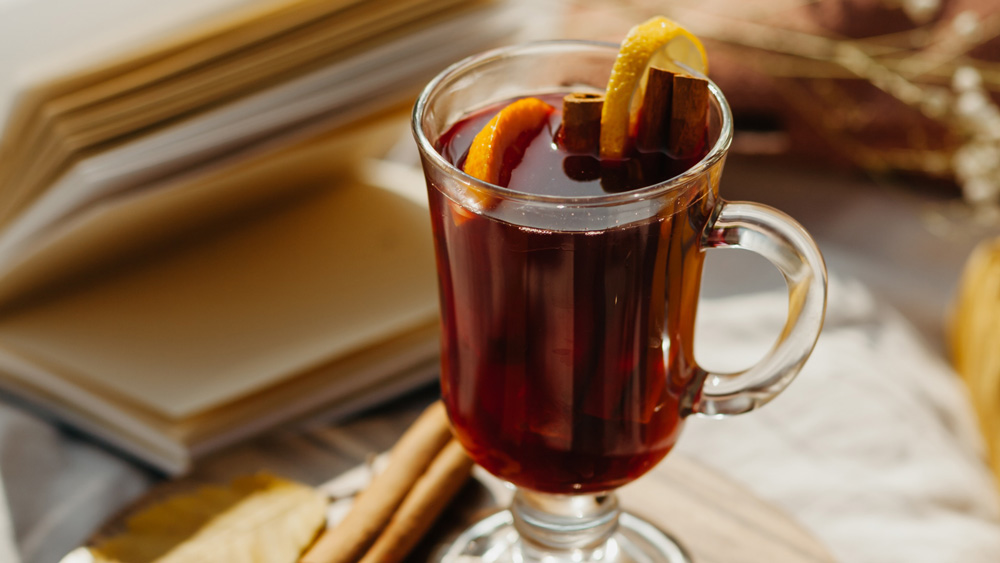 Vin Chaud (French Mulled Wine Recipe) - Simply Whisked