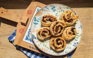 Currant whirls
