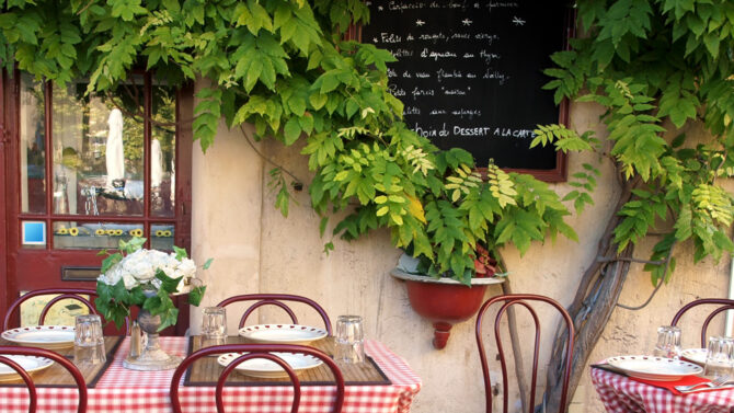 Dine like a local in France: A comprehensive guide