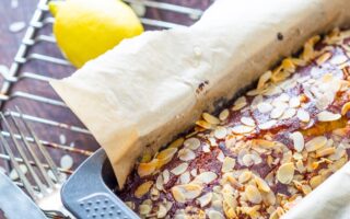 Almond yogurt cake