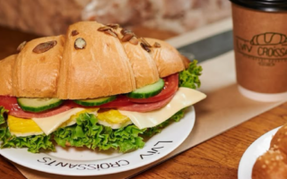 Ukraine brings croissants to France