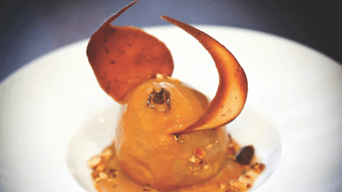Caramel pears & peanut praline
