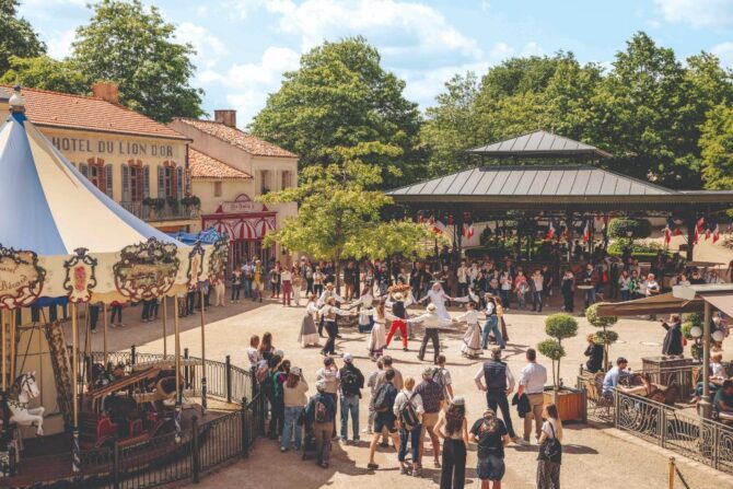 This Puy du Fou Theme Park Lets You Eat Your Way Through History