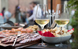 French Wine and Food Pairings: From Starters to Desserts
